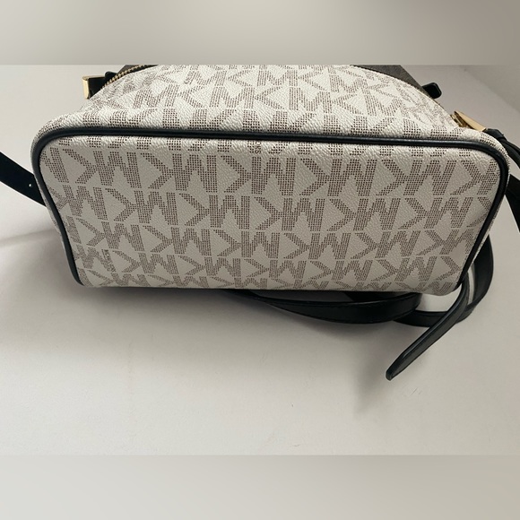 MICHAEL MICHAEL KORS Rhea Medium Logo Backpack - Picture 4 of 11